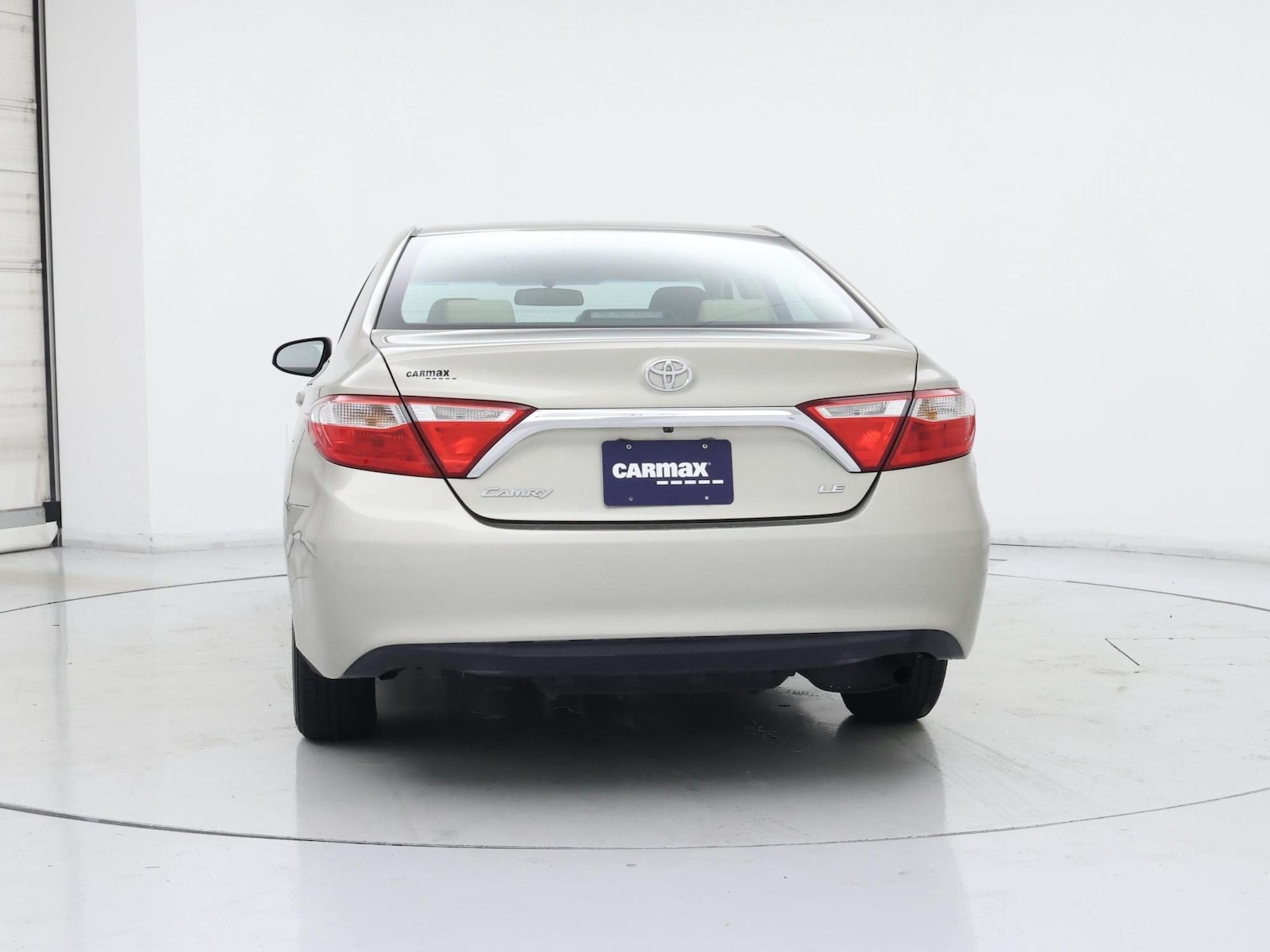 2015 Toyota Camry LE - Photo 7