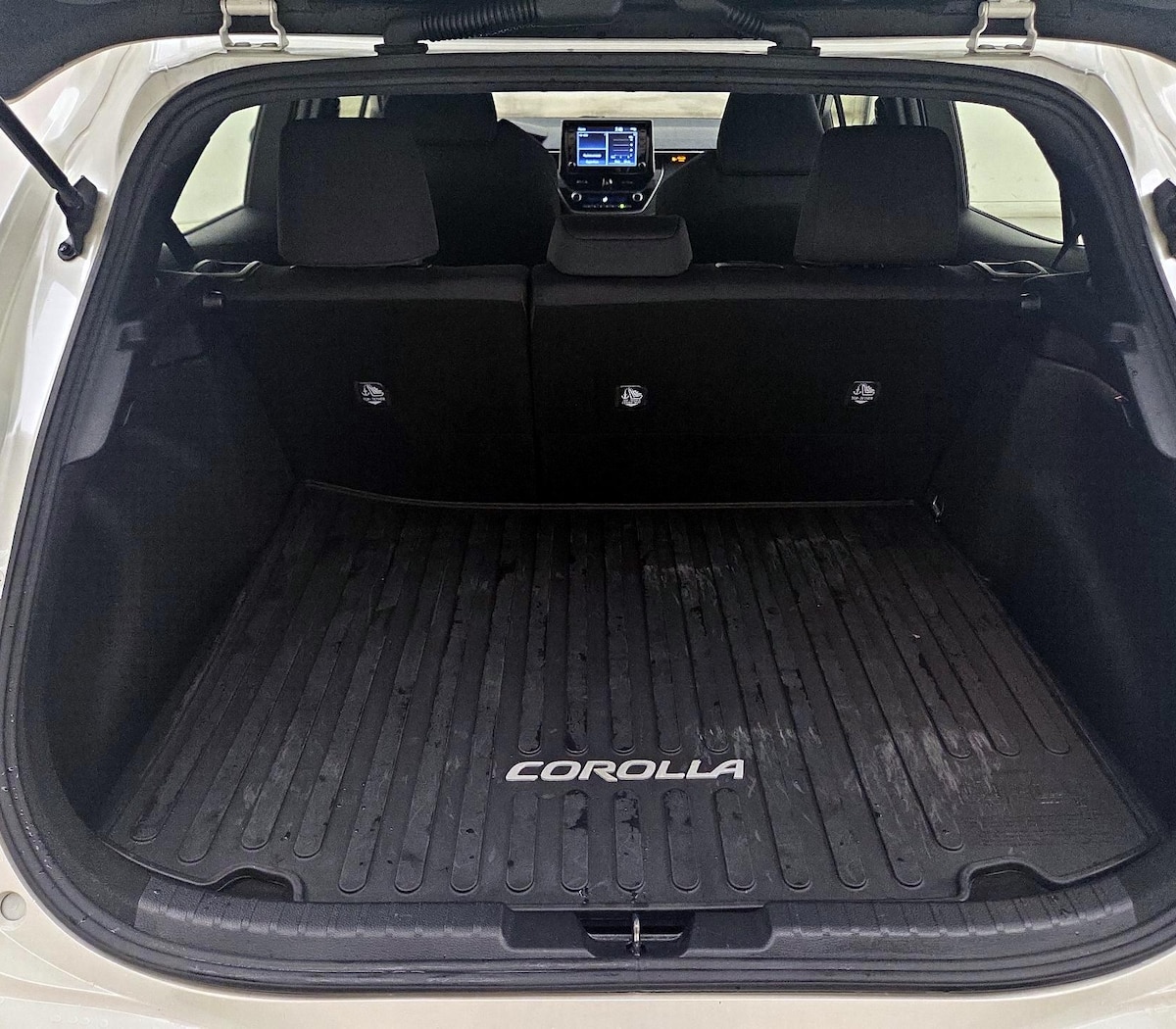 Trunk/Cargo (Seats Up)