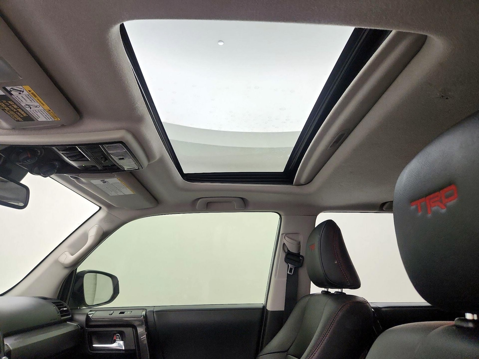 Sunroof(s) & Overhead Airbags