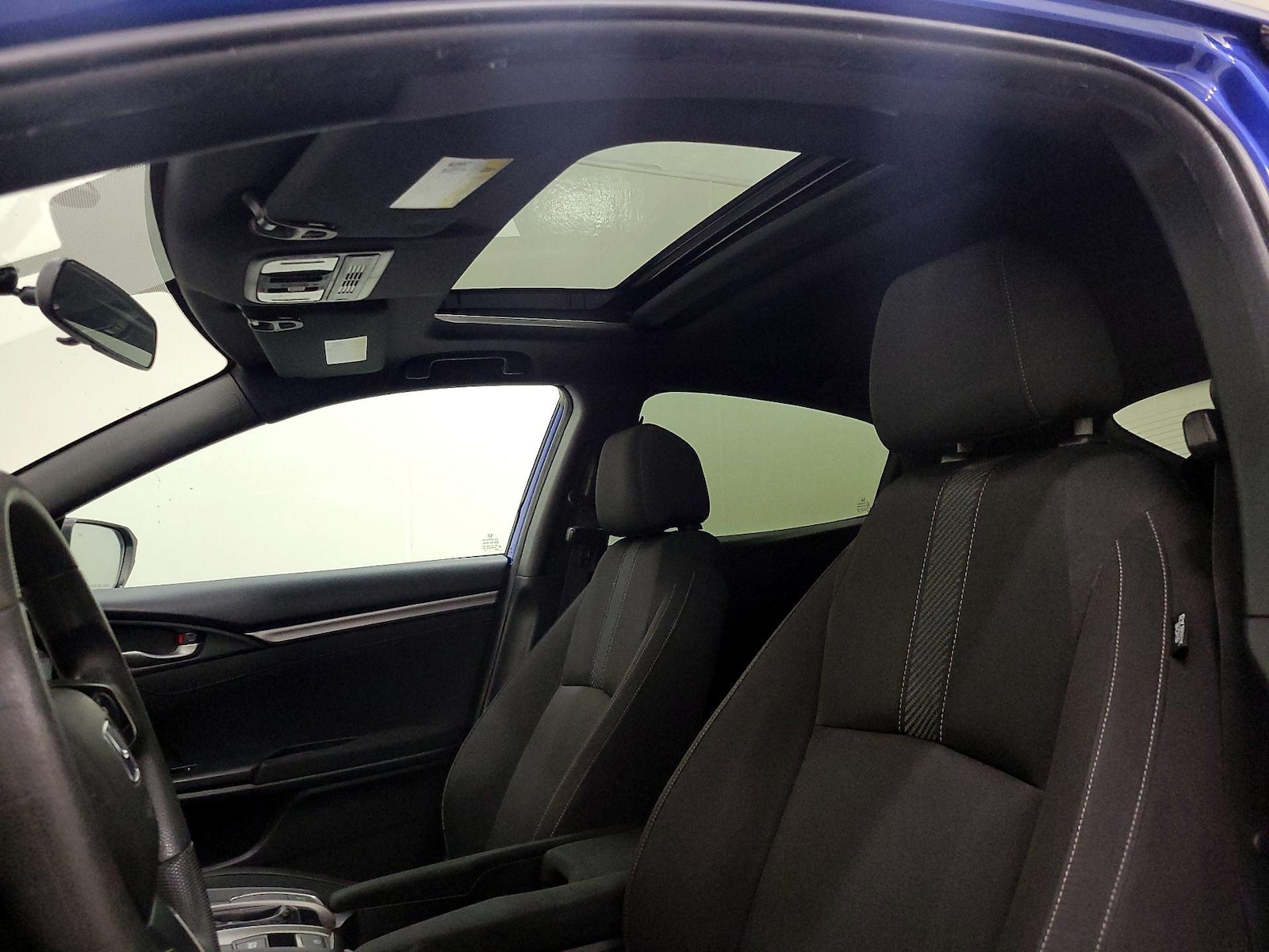 Sunroof(s) & Overhead Airbags