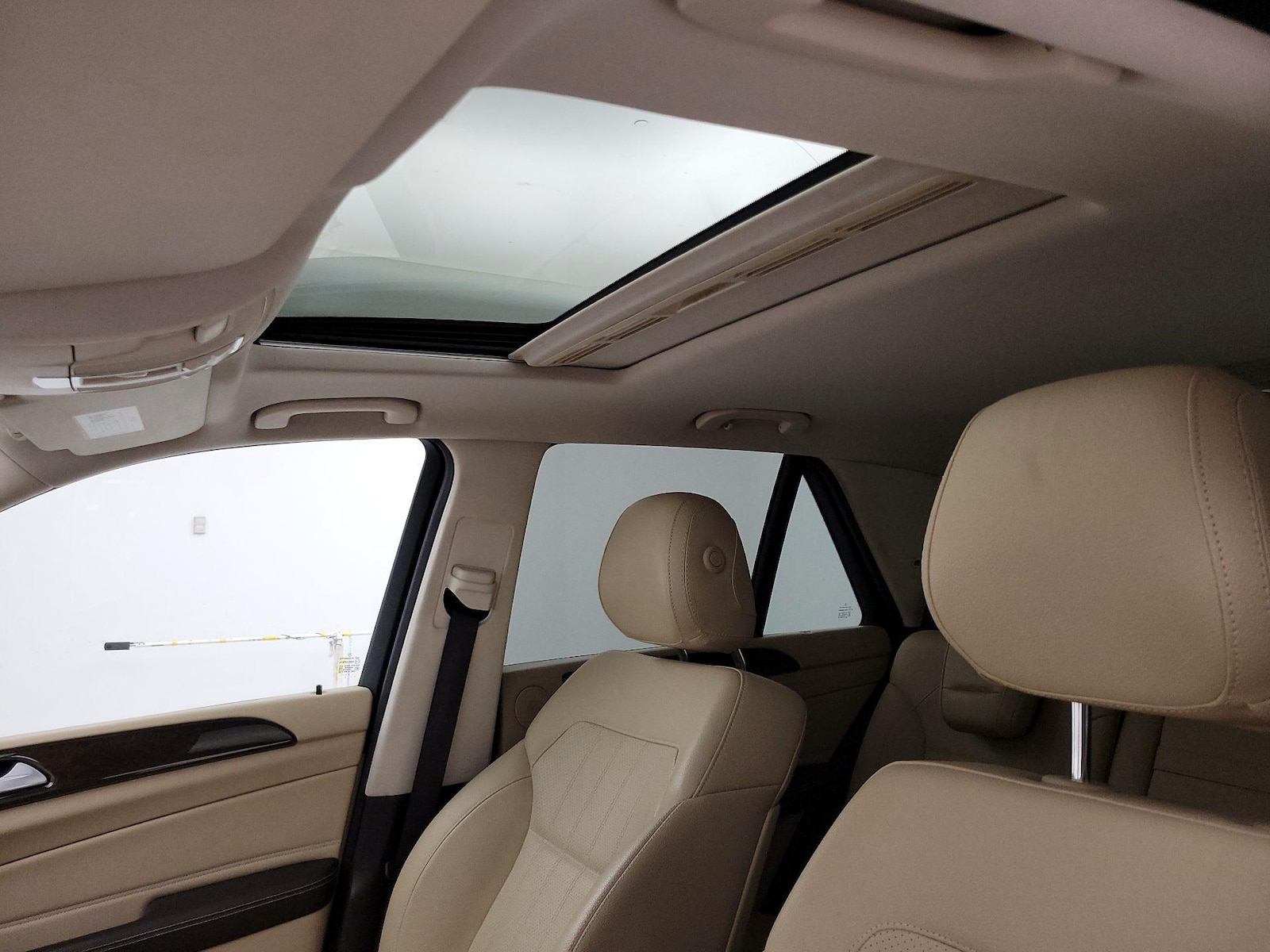 Sunroof(s) & Overhead Airbags