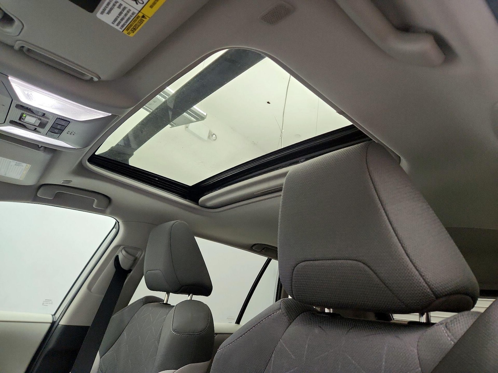 Sunroof(s) & Overhead Airbags