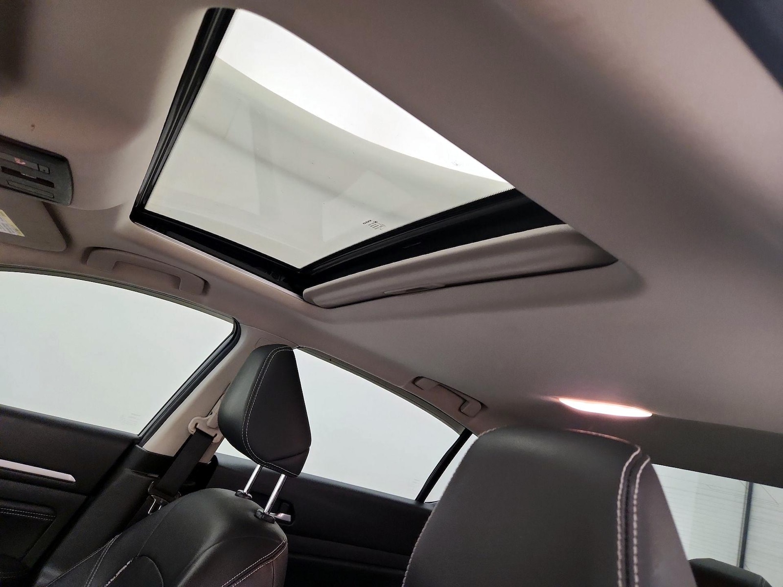 Sunroof(s) & Overhead Airbags