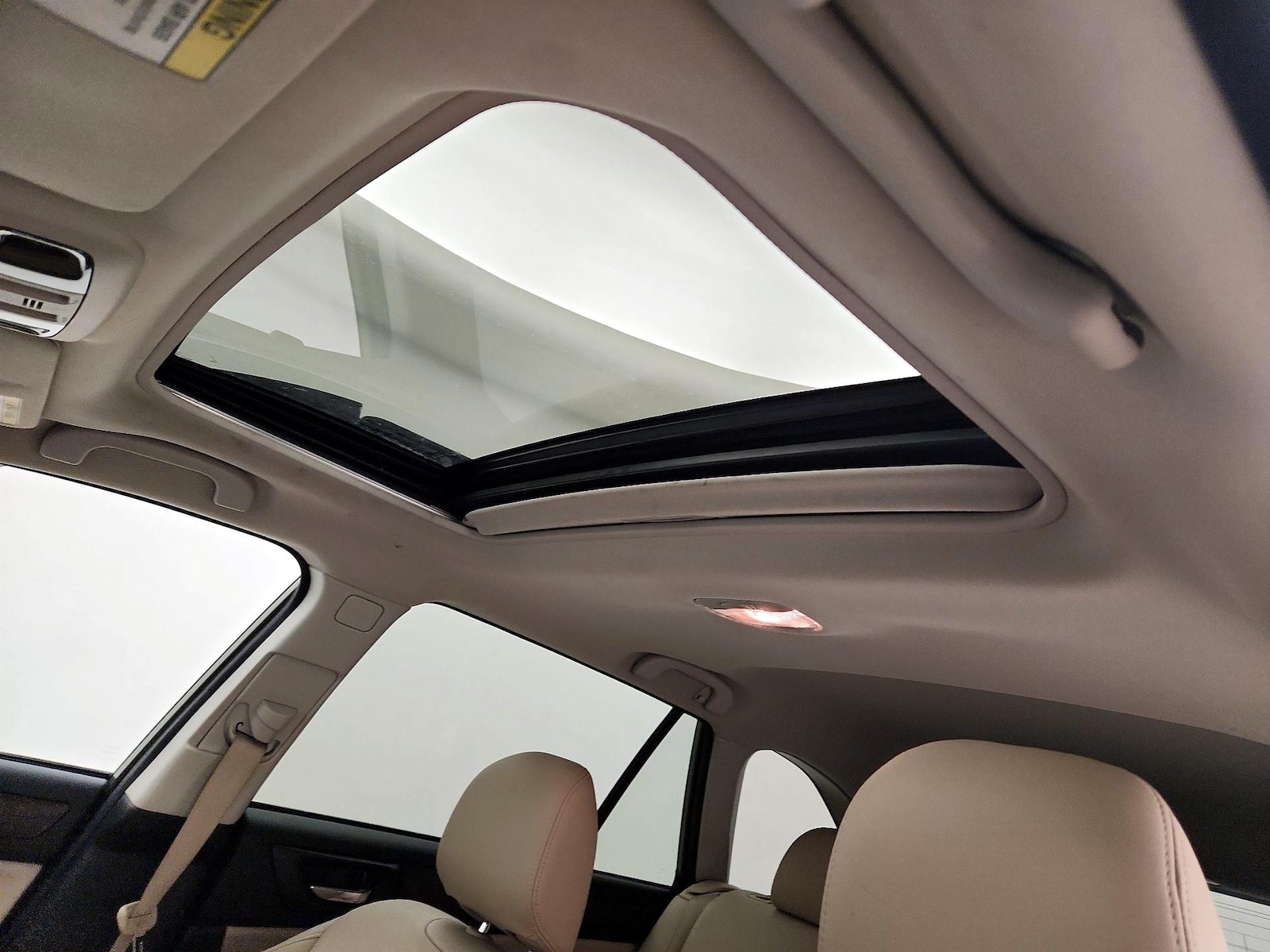 Sunroof(s) & Overhead Airbags