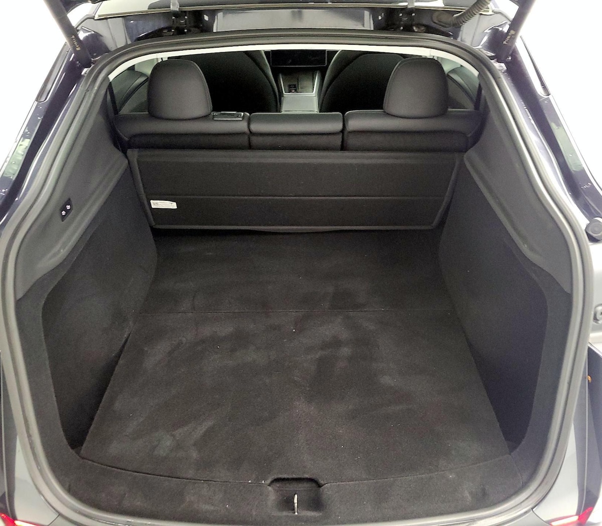 Trunk/Cargo (Seats Up)
