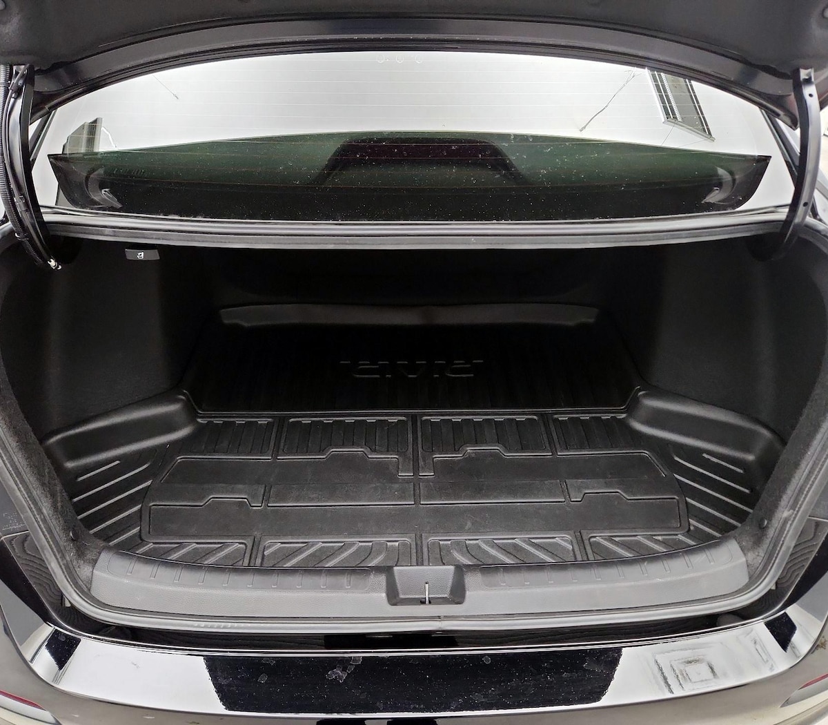 Trunk/Cargo (Seats Up)