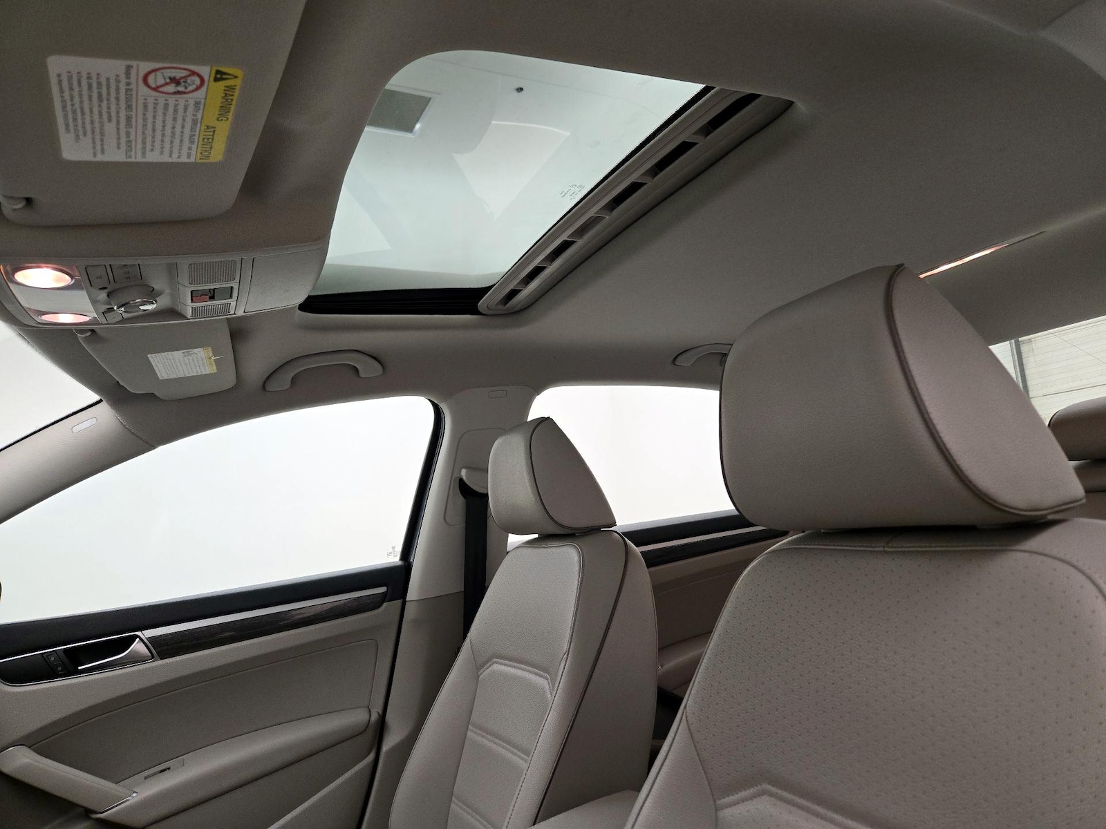 Sunroof(s) & Overhead Airbags