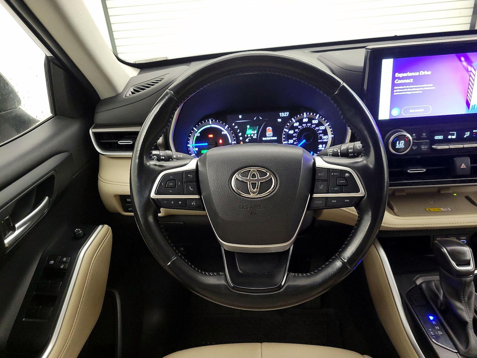2023 Toyota Highlander XLE - Photo 11
