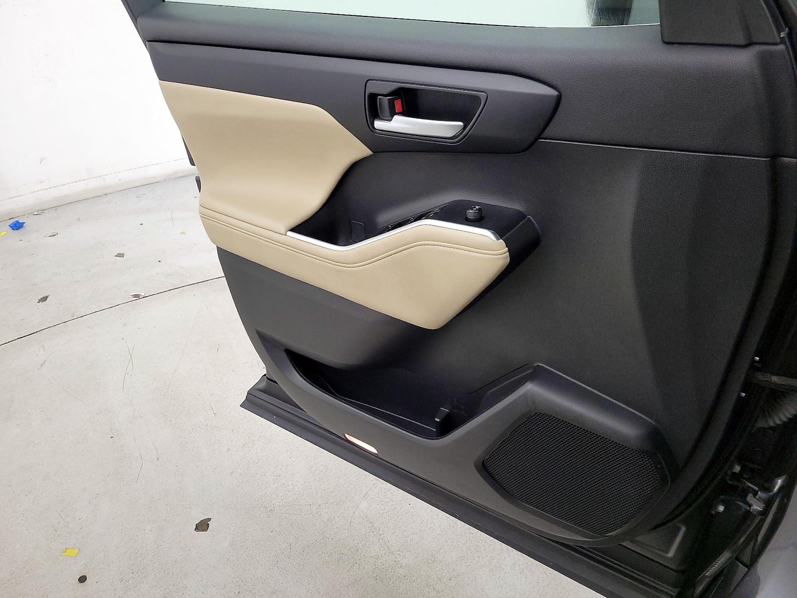 2023 Toyota Highlander XLE - Photo 13