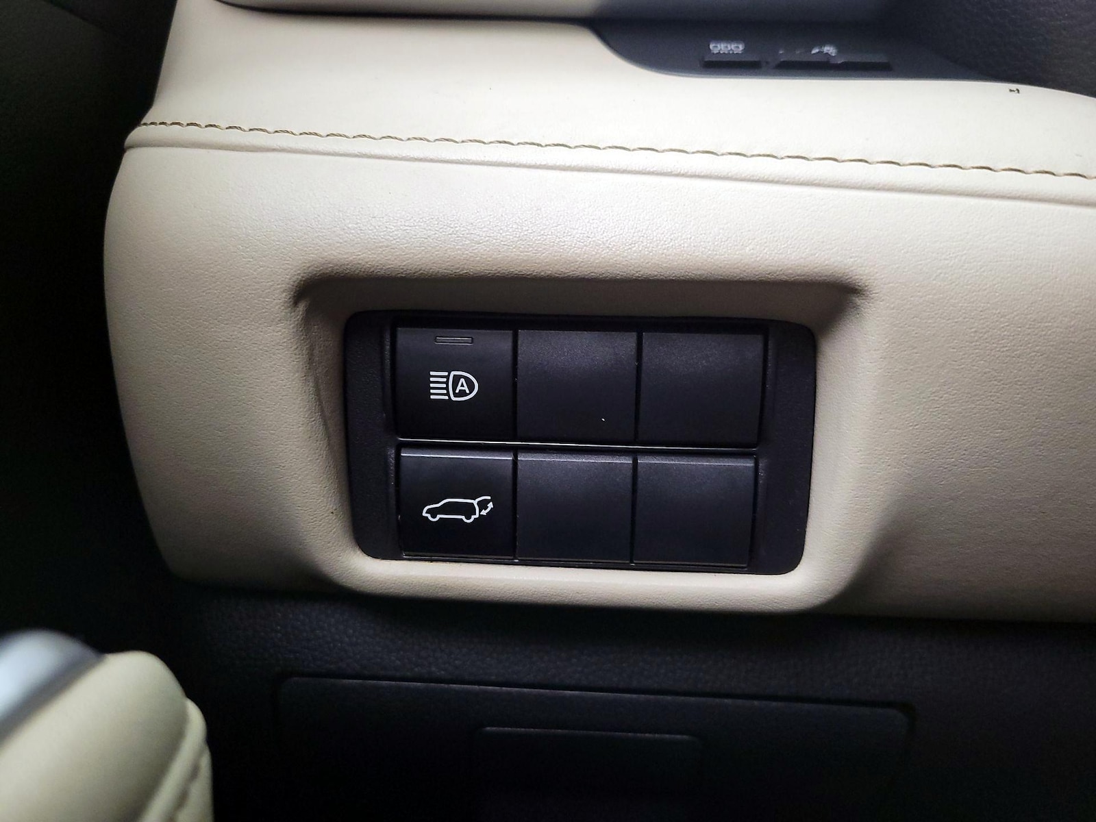 2023 Toyota Highlander XLE - Photo 14