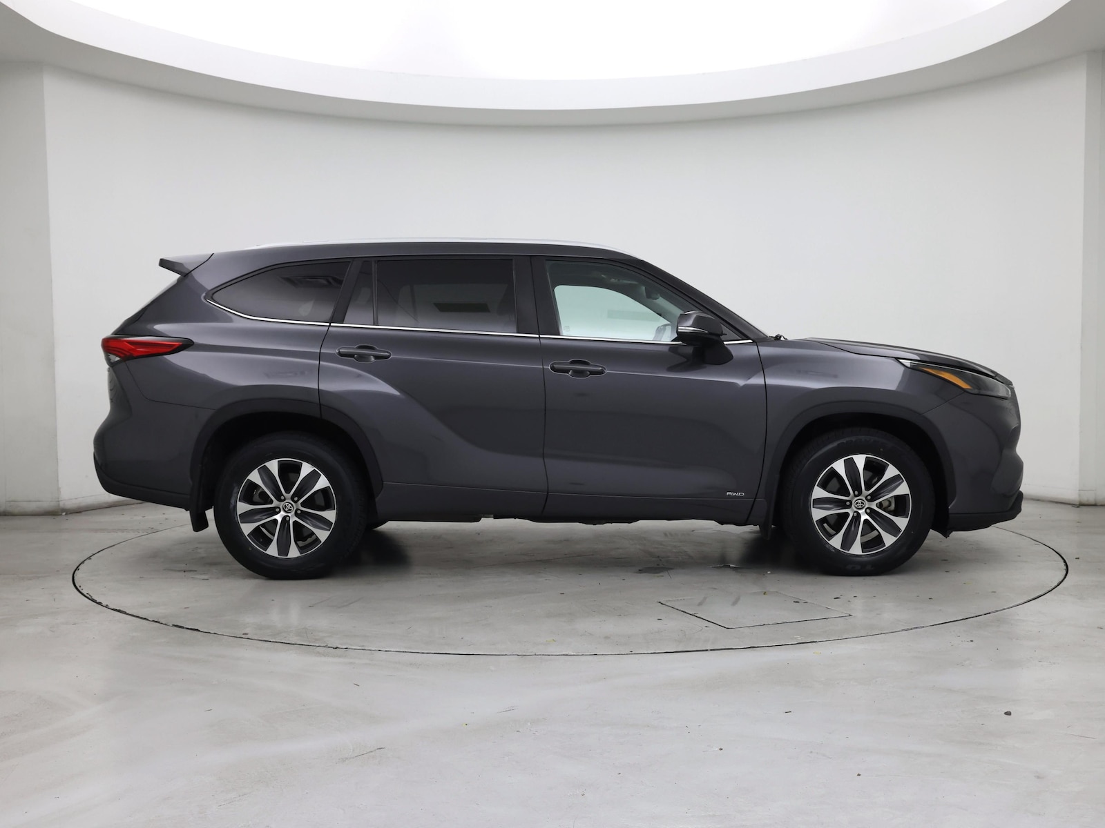 2023 Toyota Highlander XLE - Photo 8