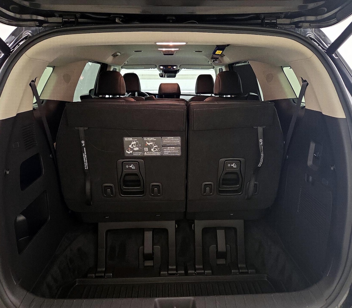 Trunk/Cargo (Seats Up)