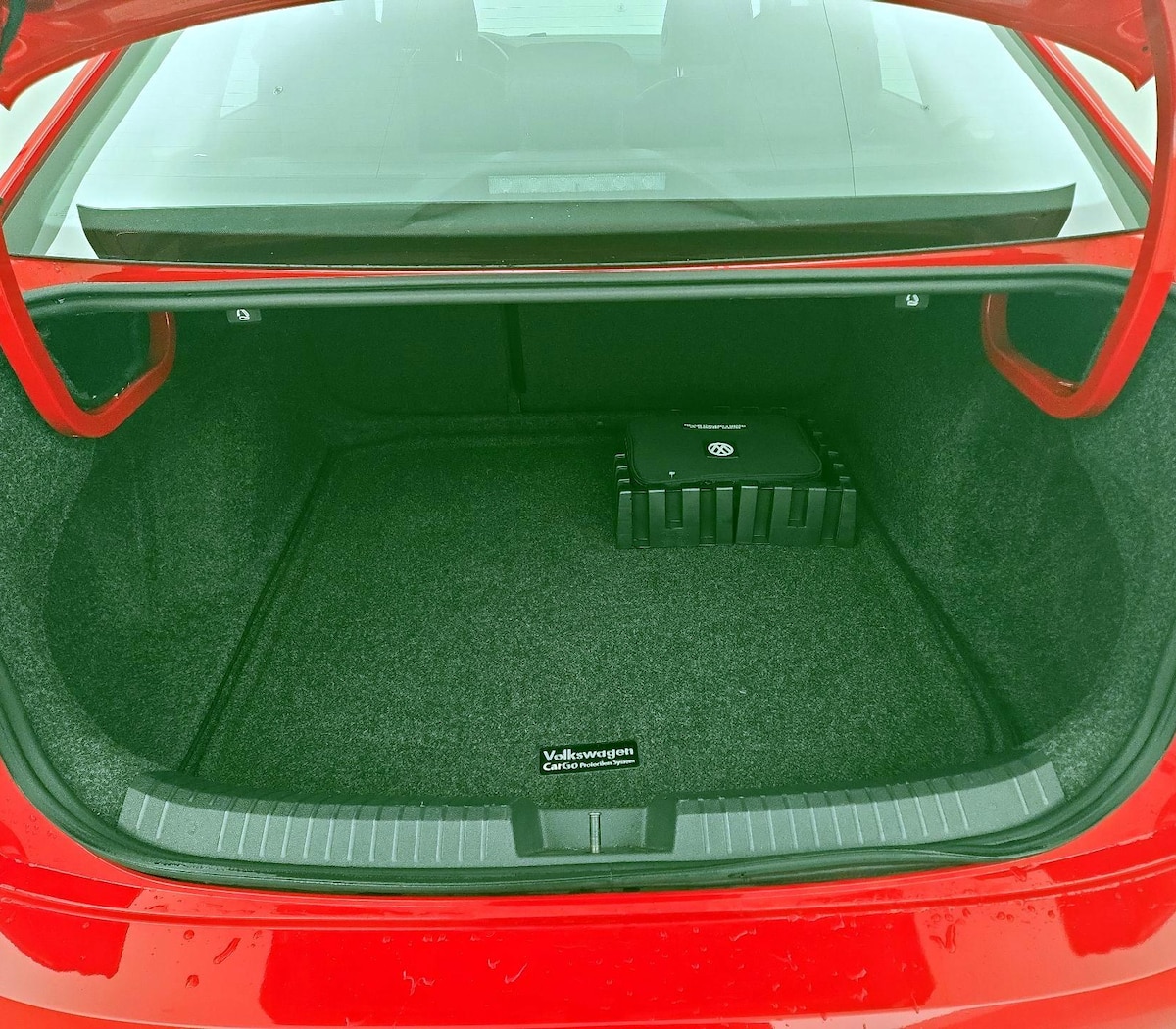 Trunk/Cargo (Seats Up)