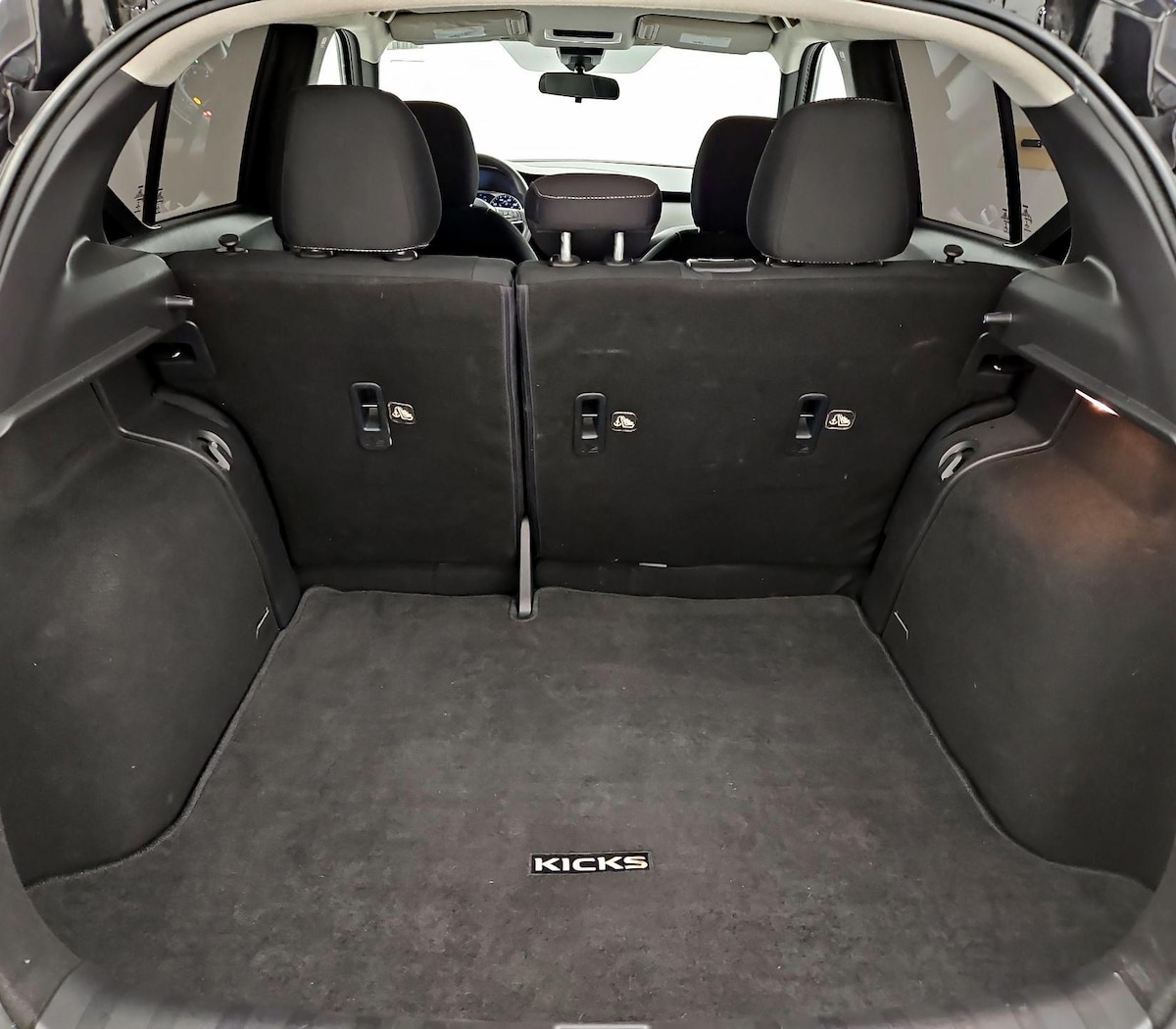 Trunk/Cargo (Seats Up)