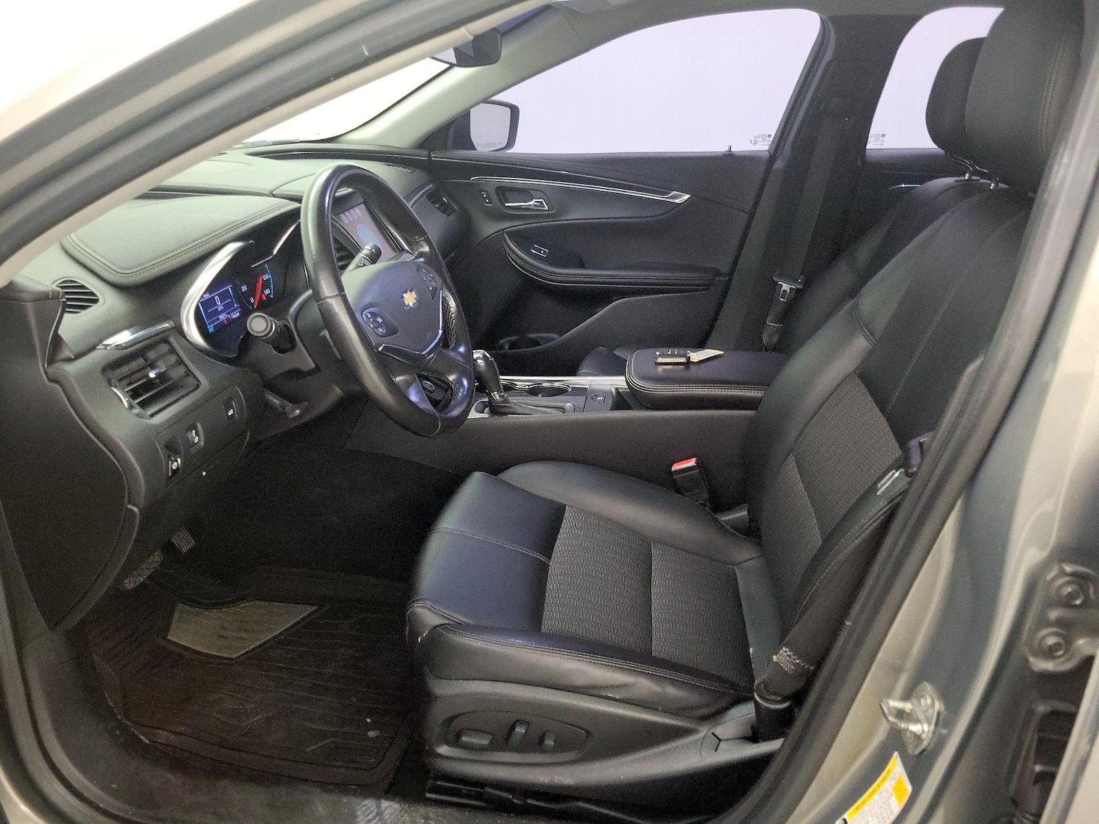 Power Seat(s) & Side Airbags