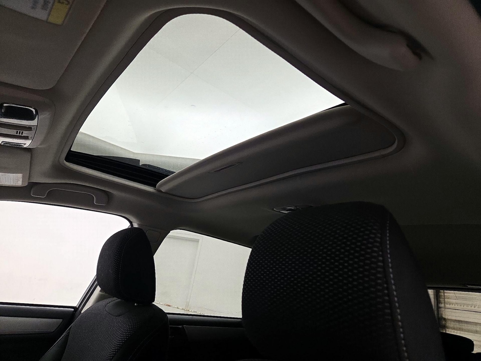 Sunroof(s) & Overhead Airbags