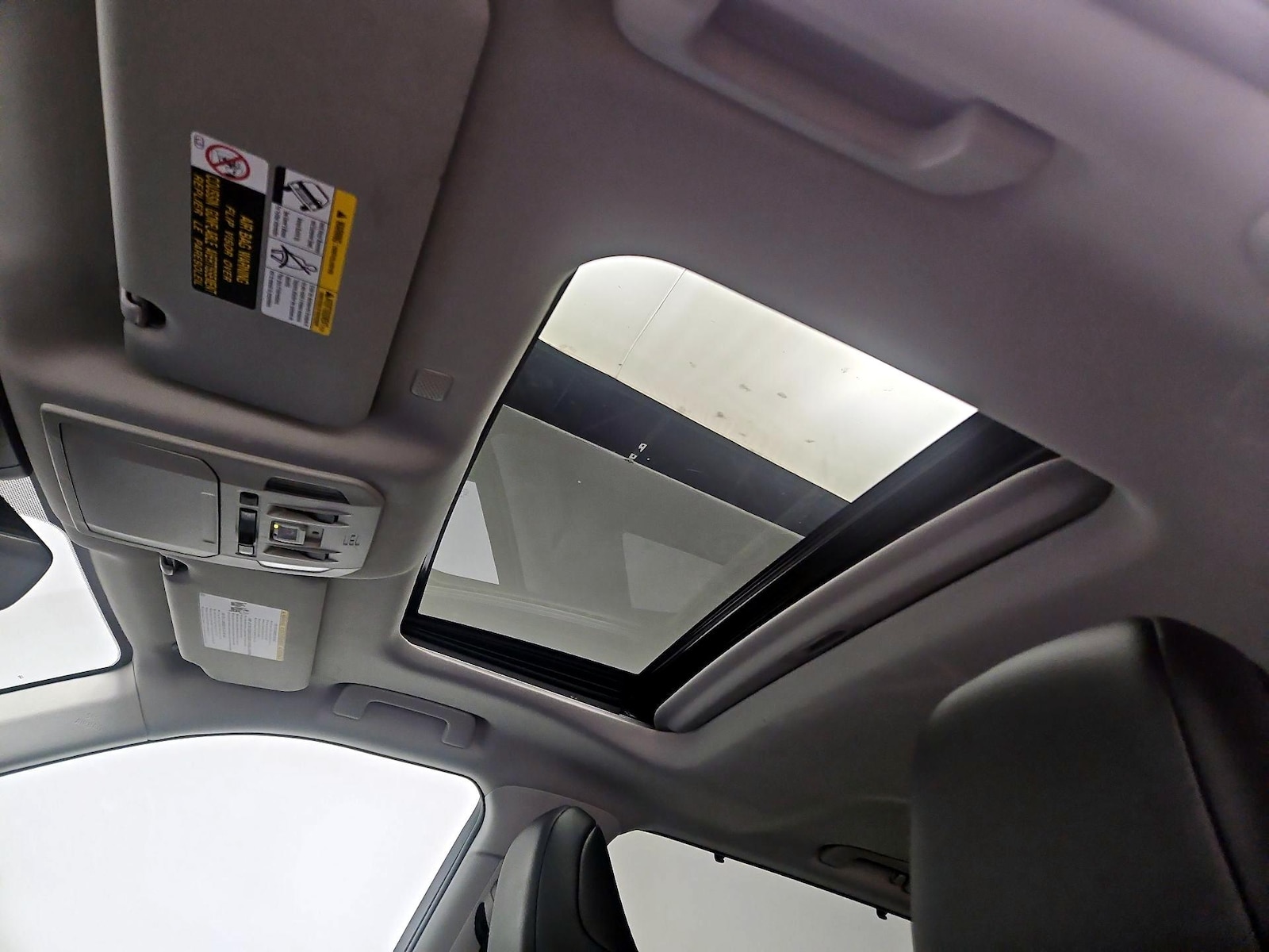 Sunroof(s) & Overhead Airbags
