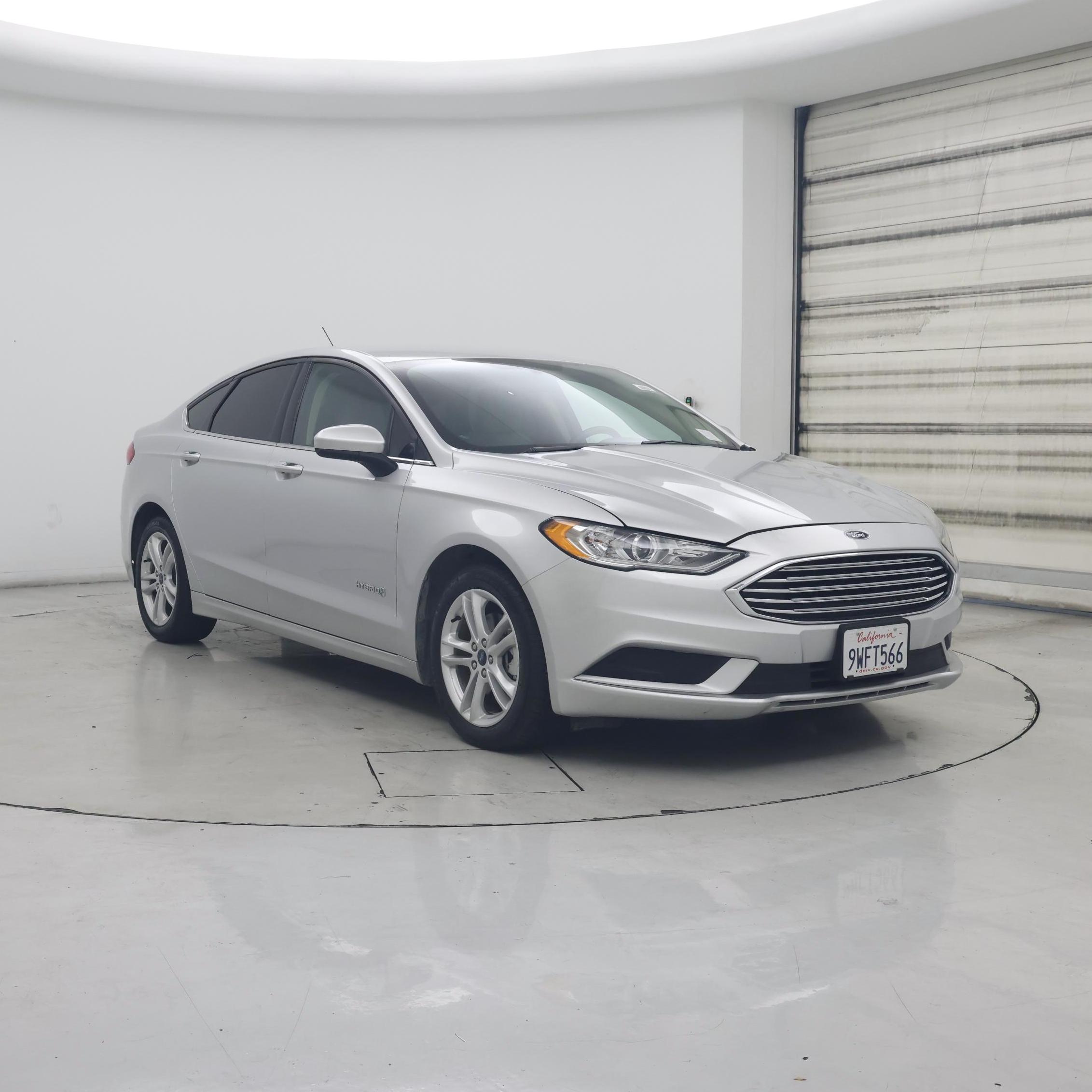 Silver 2018 Ford Fusion Hybrid Sedan Front-Wheel Drive Automatic