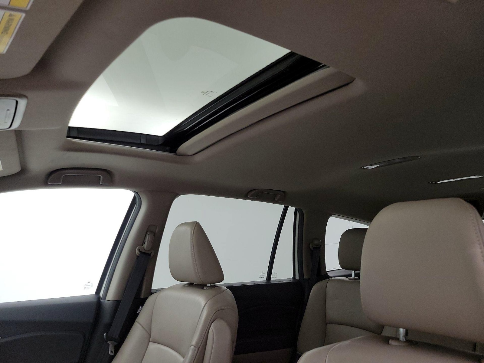 Sunroof(s) & Overhead Airbags
