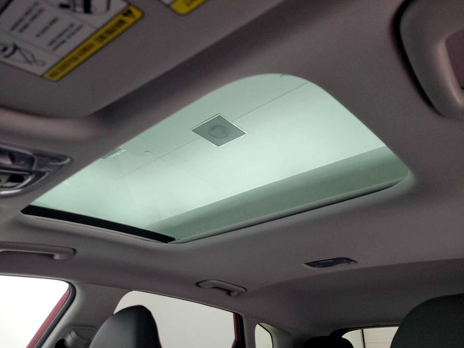 Sunroof(s) & Overhead Airbags