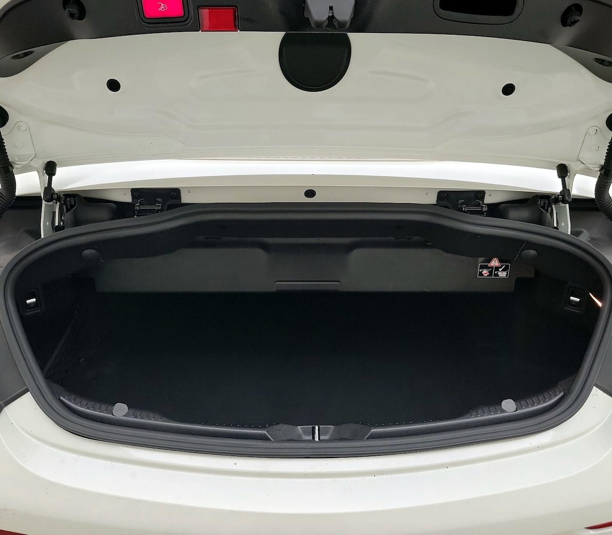 Trunk/Cargo (Seats Up)