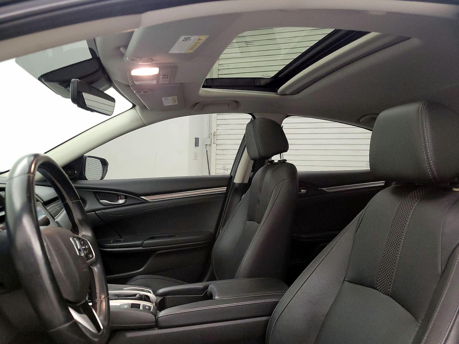 Sunroof(s) & Overhead Airbags