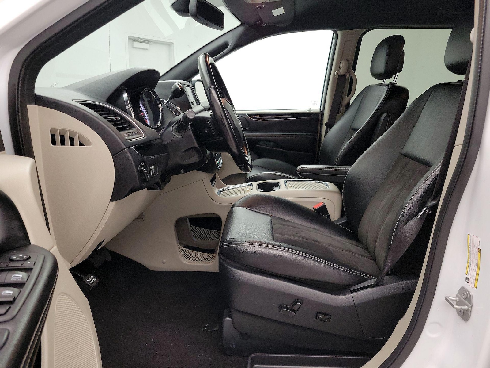 Power Seat(s) & Side Airbags