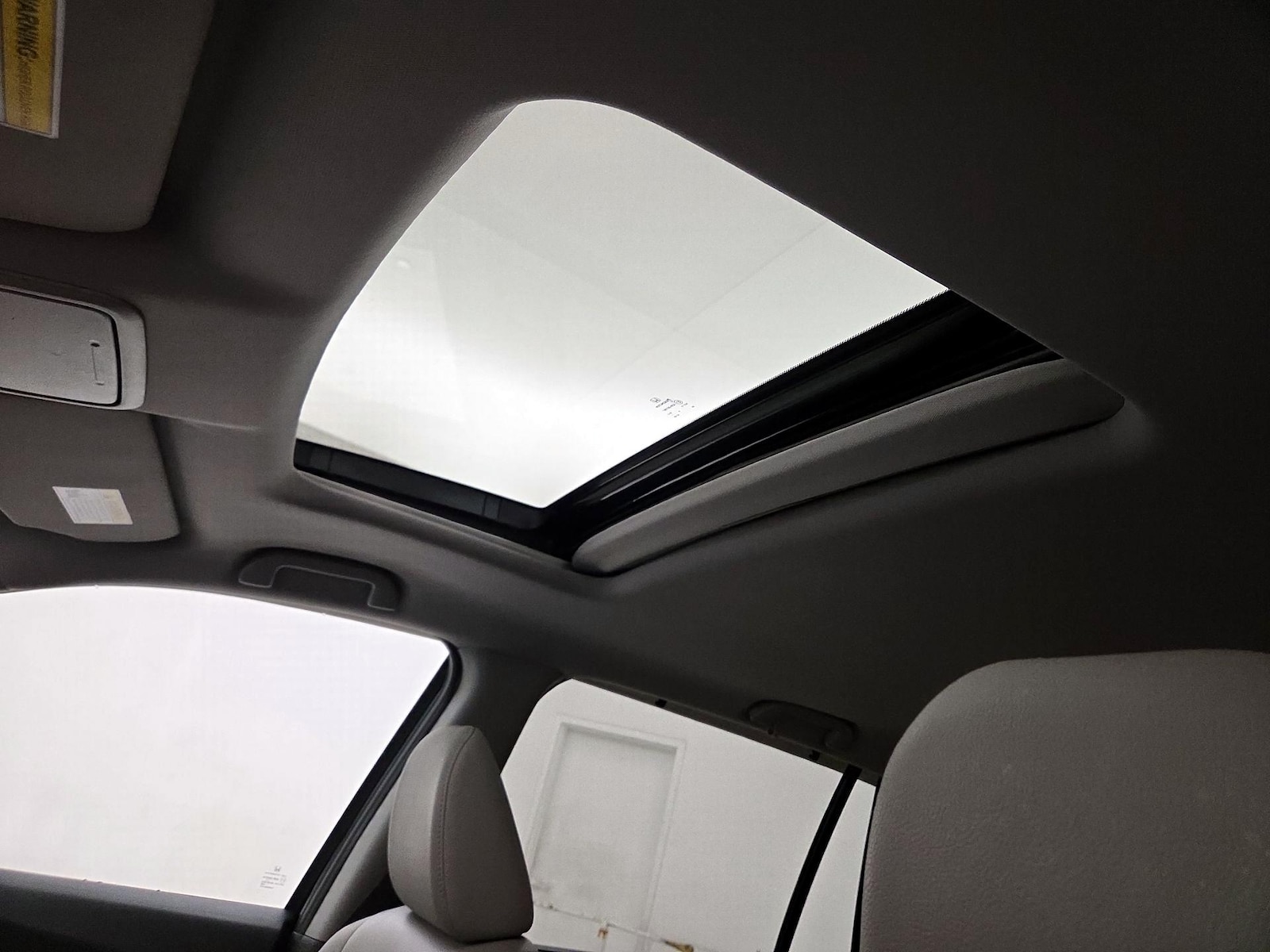 Sunroof(s) & Overhead Airbags