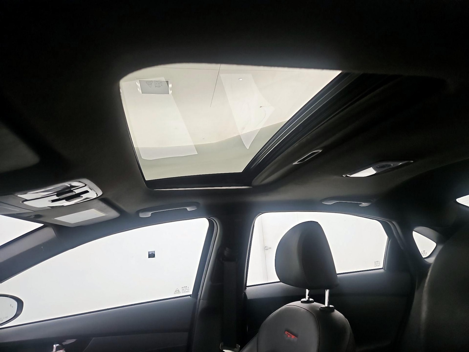 Sunroof(s) & Overhead Airbags