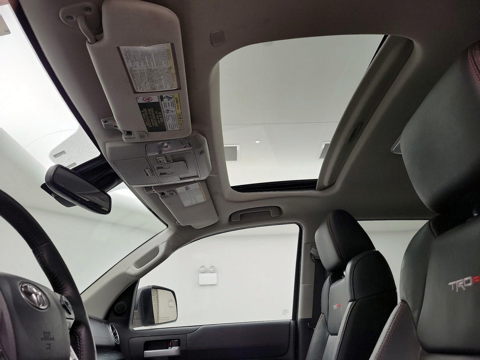 Sunroof(s) & Overhead Airbags