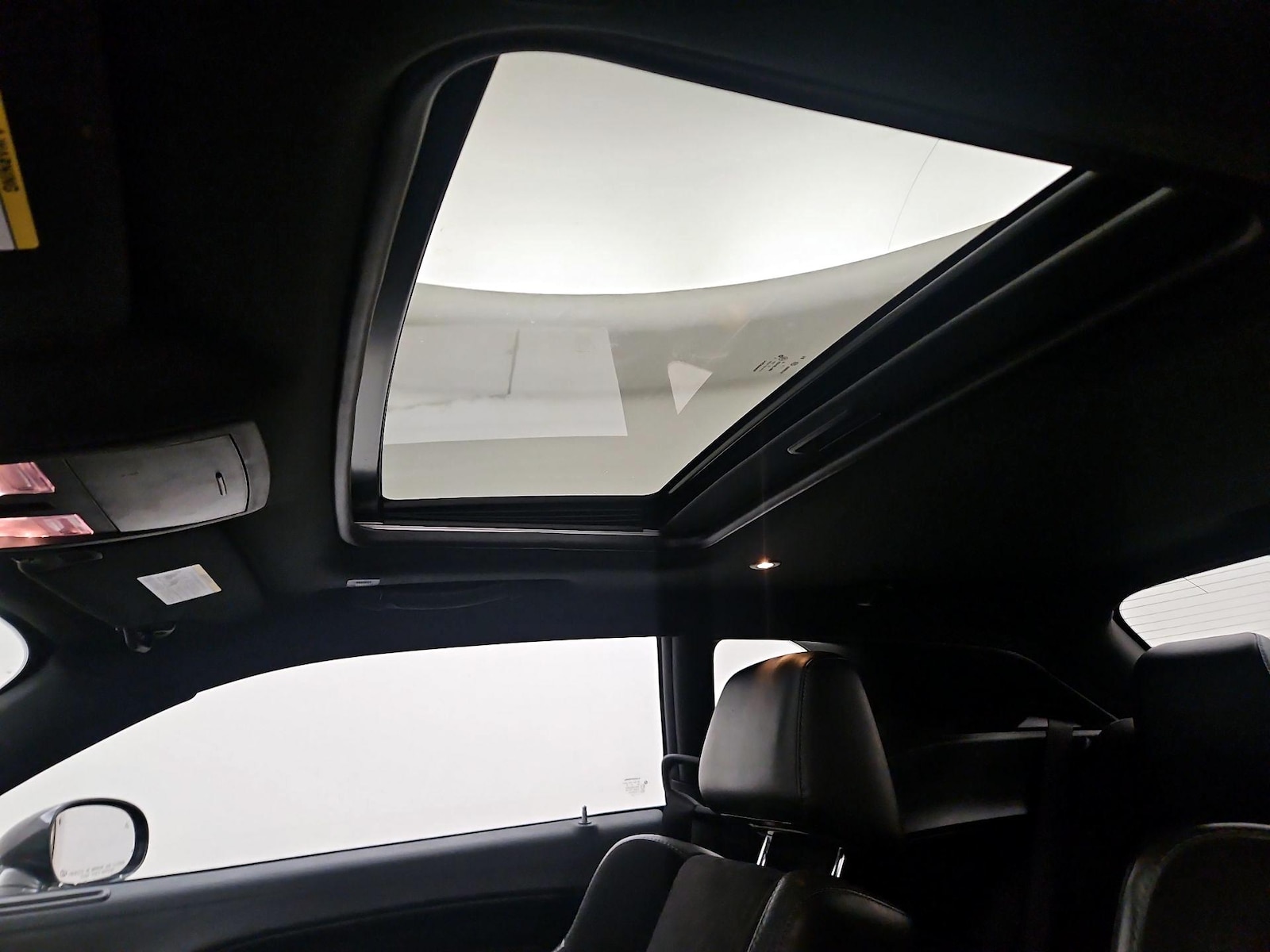 Sunroof(s) & Overhead Airbags