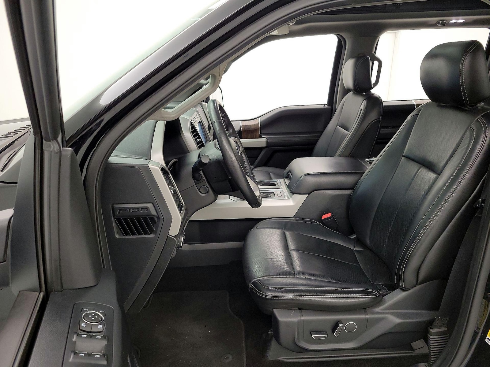 2018 Ford F-150 Lariat - Photo 12