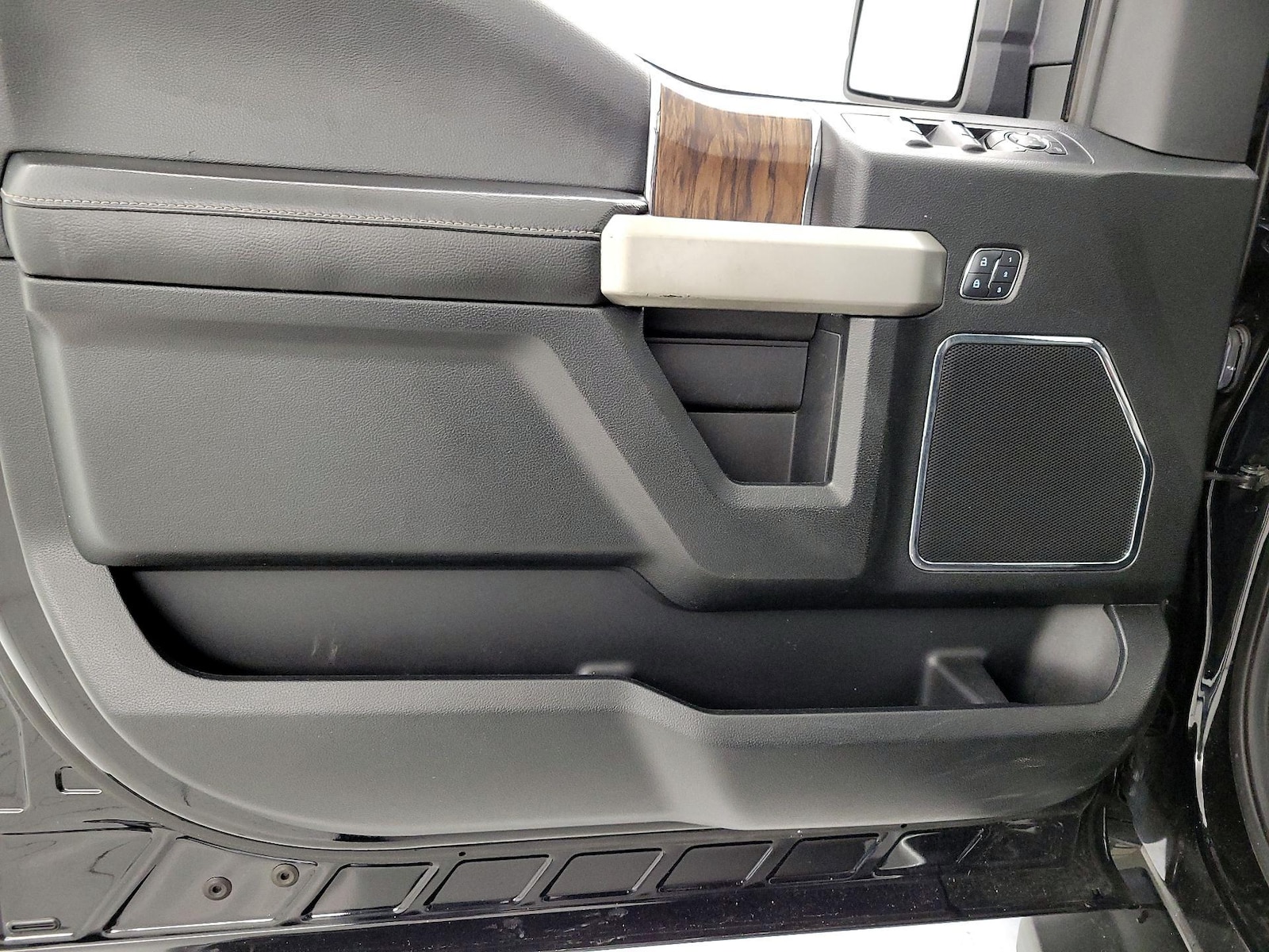 2018 Ford F-150 Lariat - Photo 13
