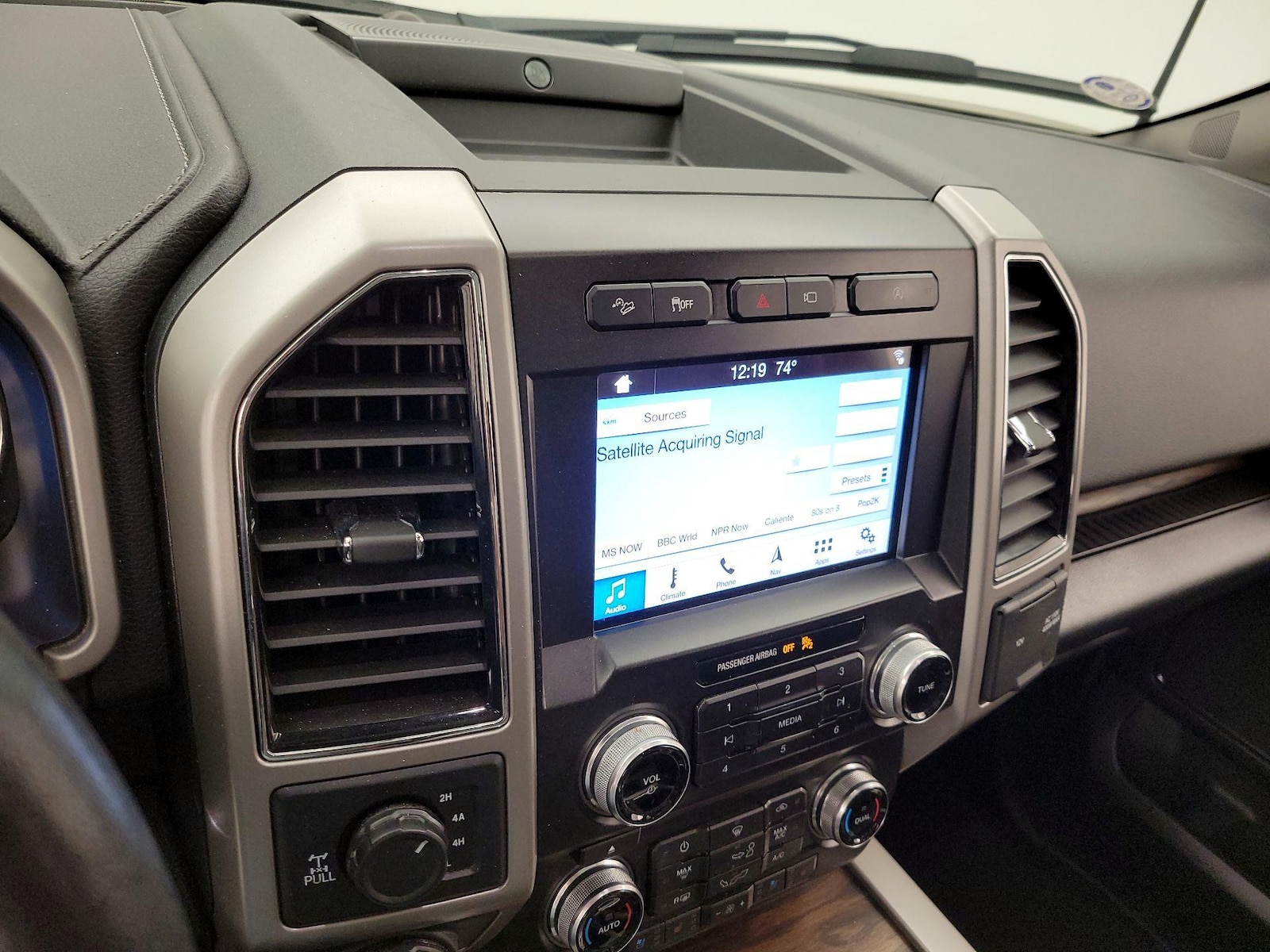 2018 Ford F-150 Lariat - Photo 17