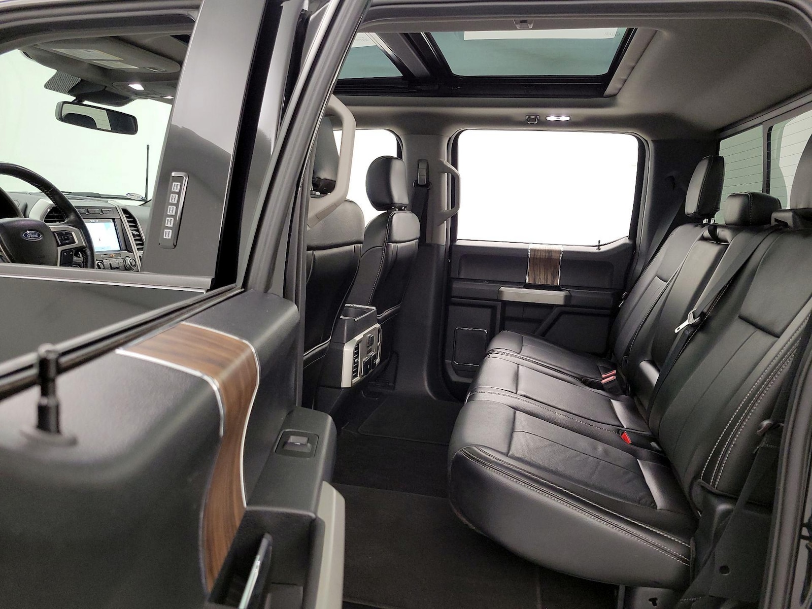 2018 Ford F-150 Lariat - Photo 22