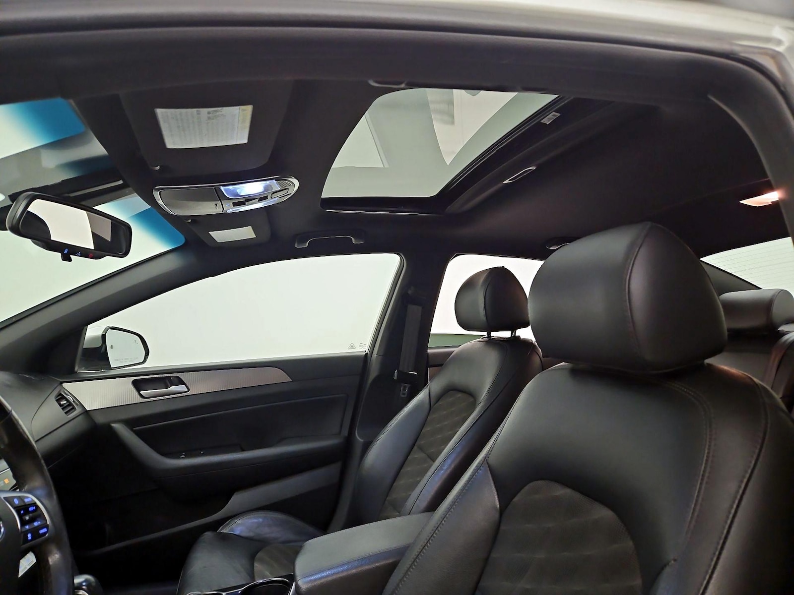 Sunroof(s) & Overhead Airbags