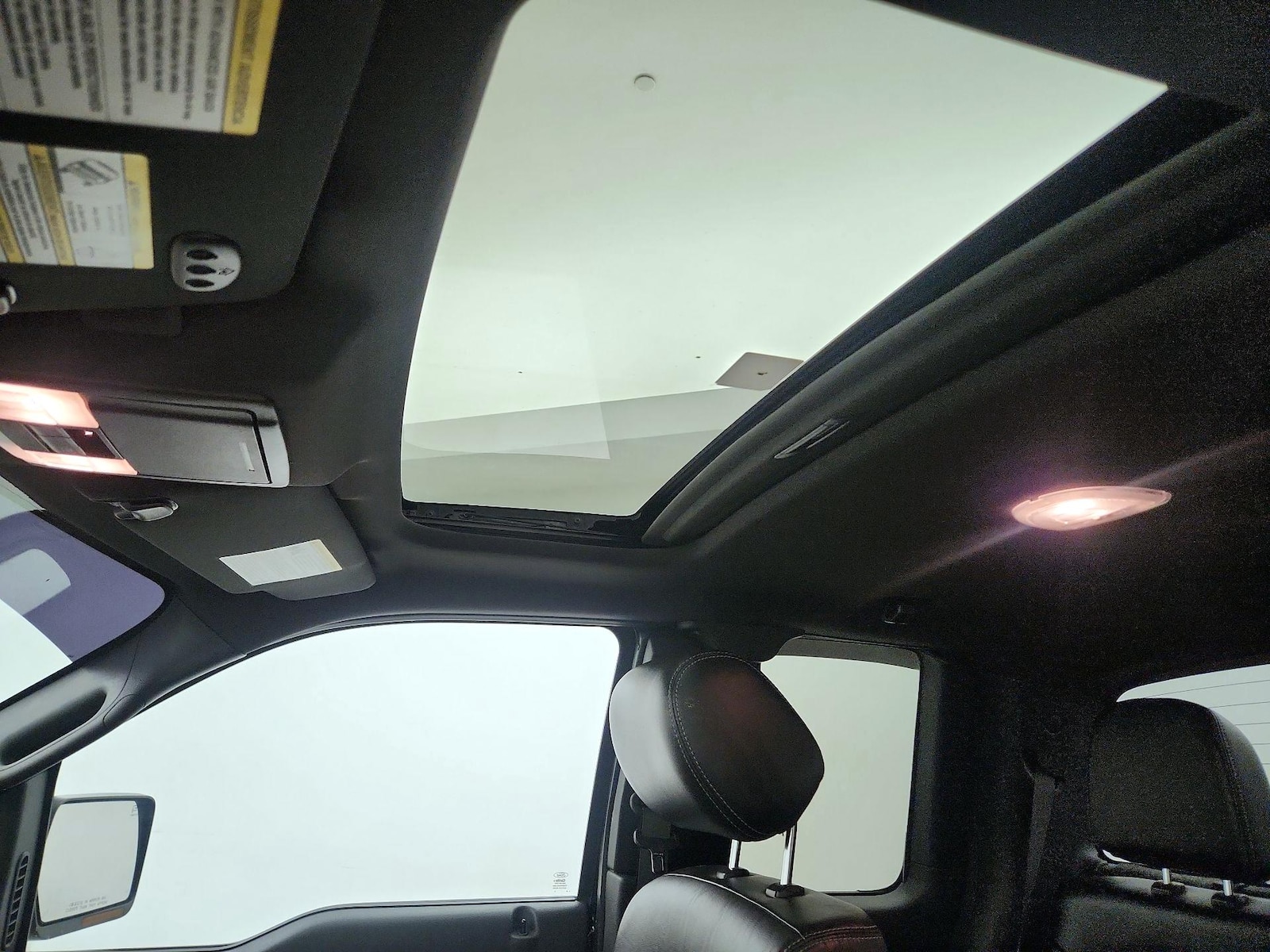 Sunroof(s) & Overhead Airbags