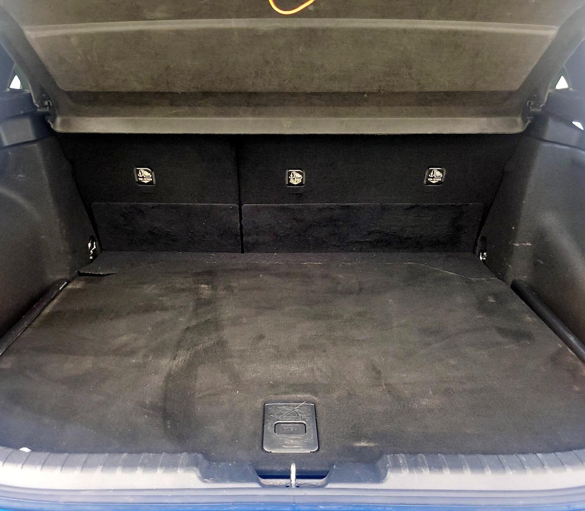 Trunk/Cargo (Seats Up)