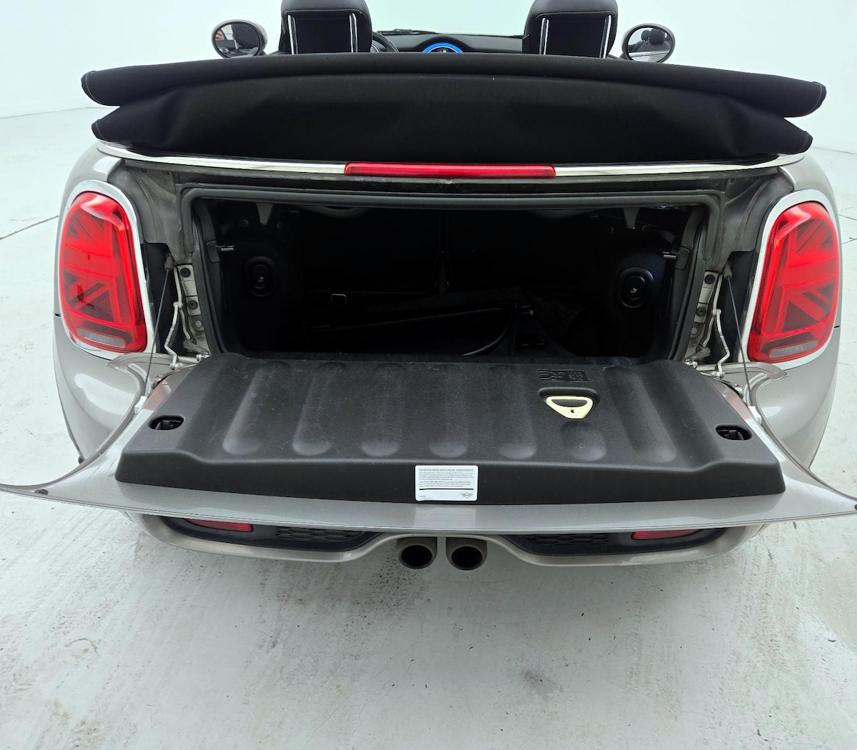 Trunk/Cargo (Seats Up)