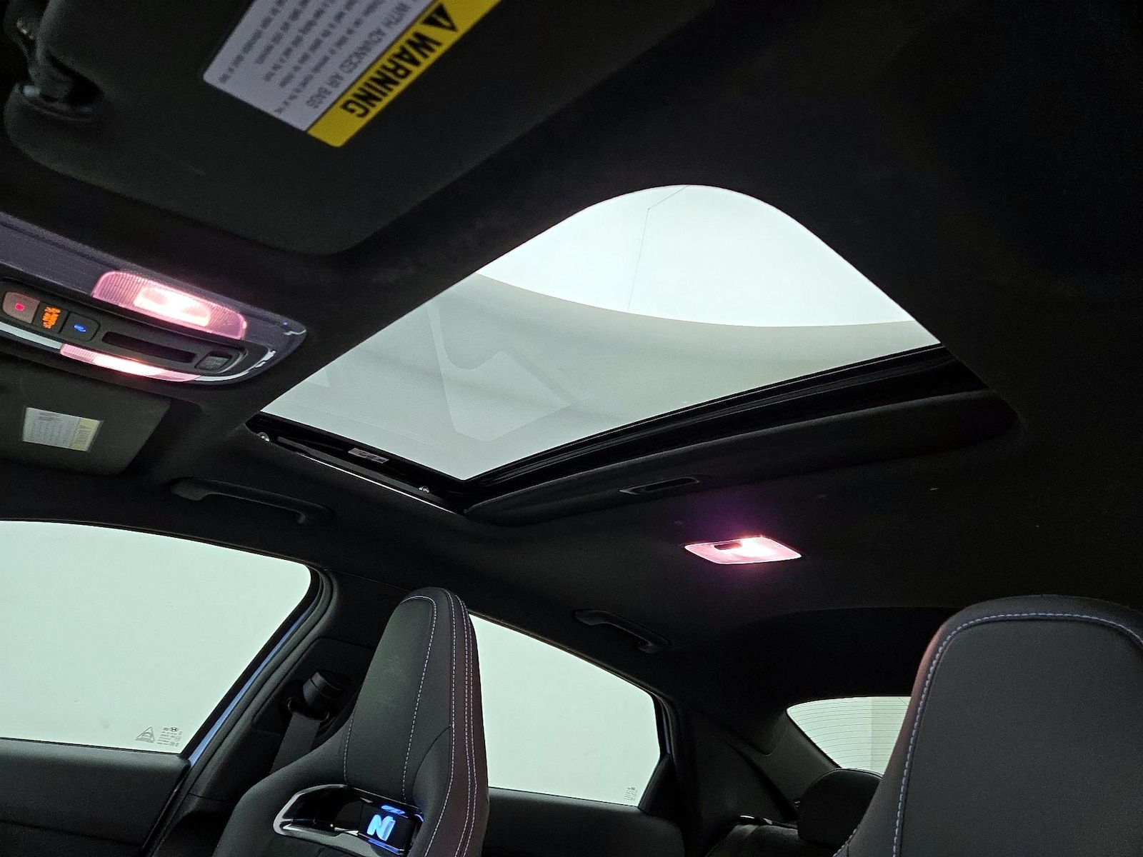 Sunroof(s) & Overhead Airbags