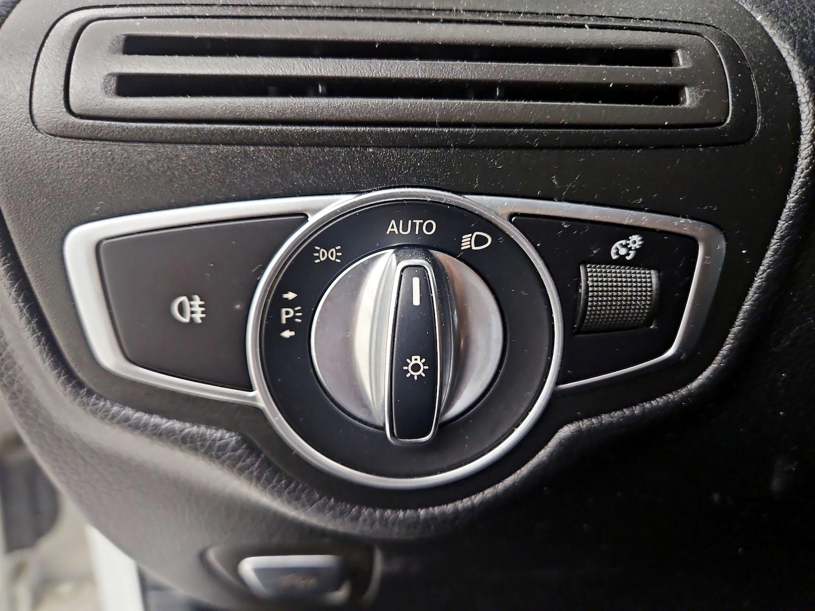 2019 Mercedes-Benz GLC GLC300 - Photo 14