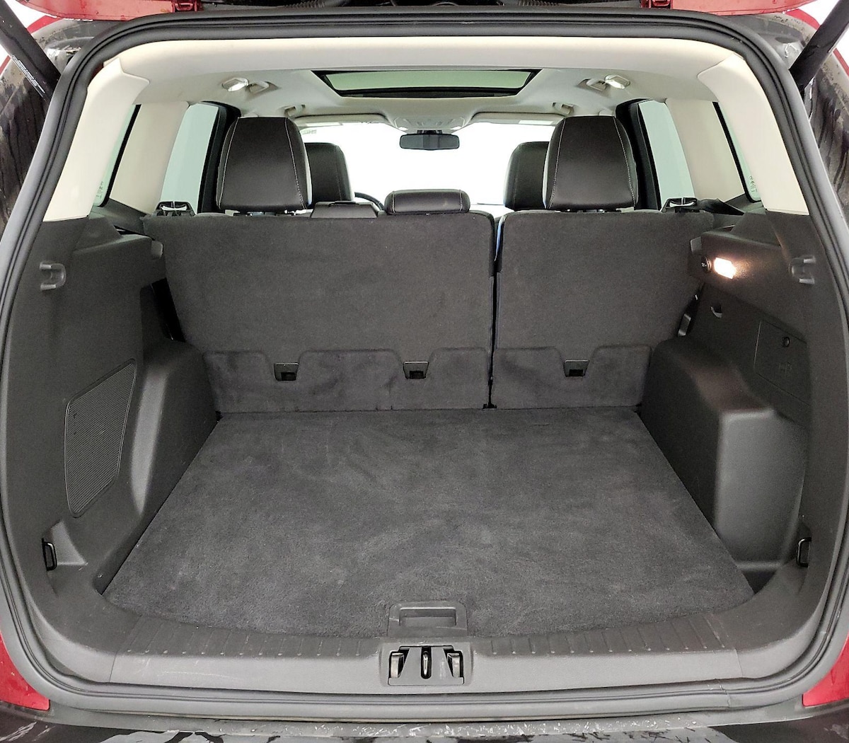 Trunk/Cargo (Seats Up)