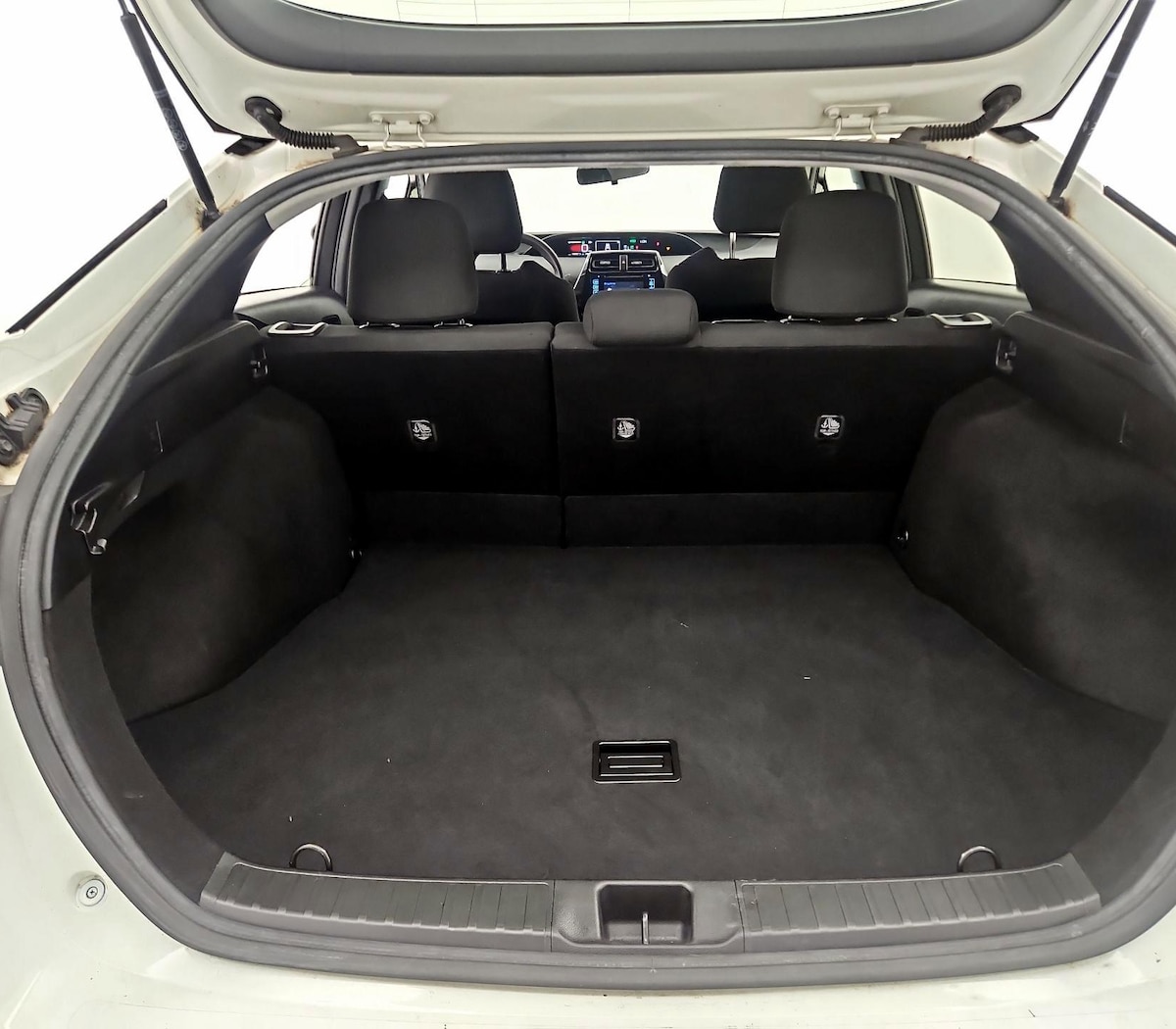 Trunk/Cargo (Seats Up)