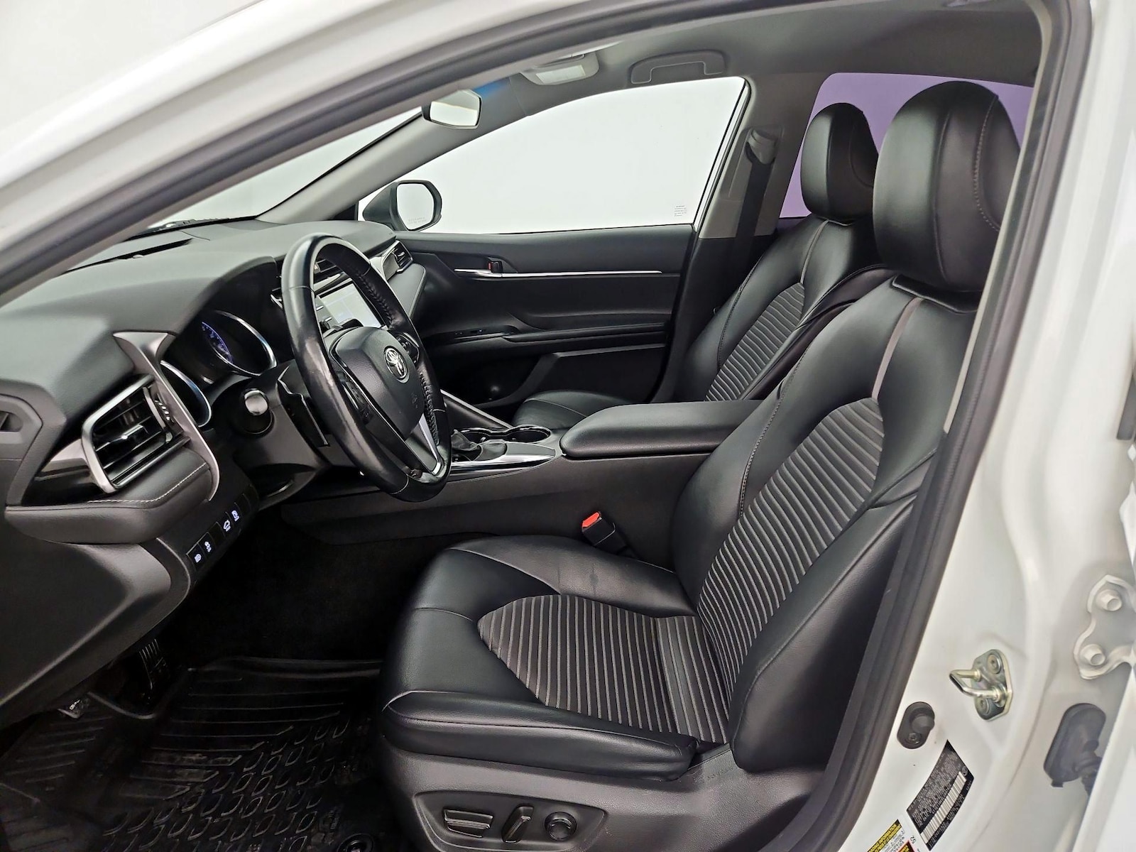 Power Seat(s) & Side Airbags