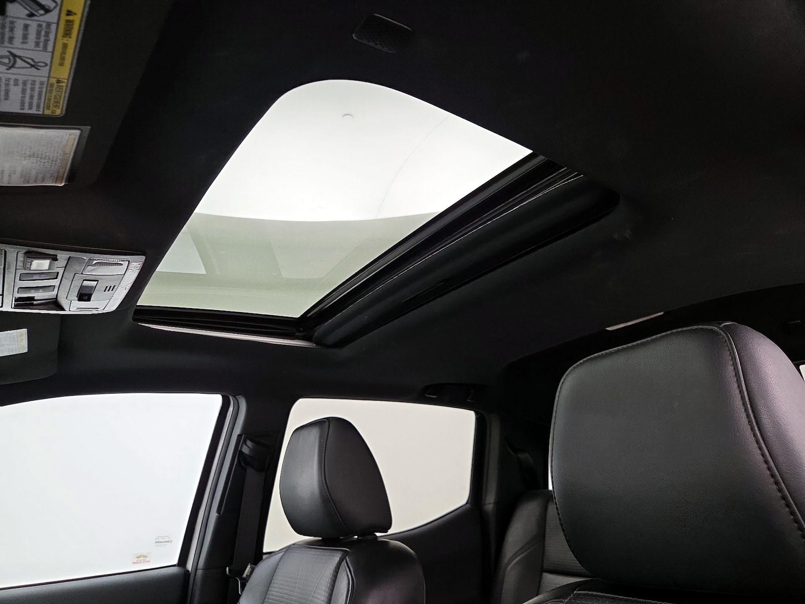 Sunroof(s) & Overhead Airbags