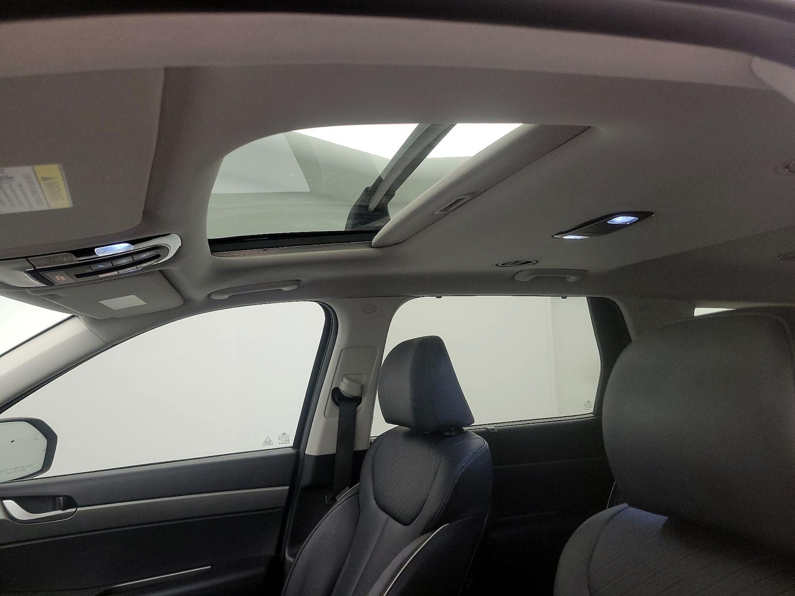 Sunroof(s) & Overhead Airbags