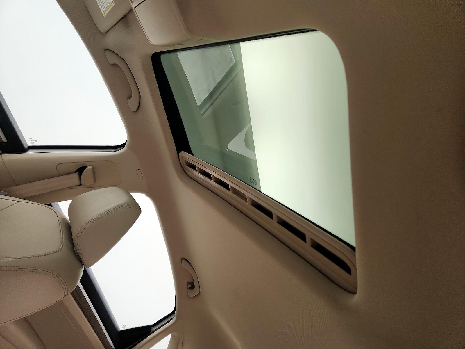 Sunroof(s) & Overhead Airbags