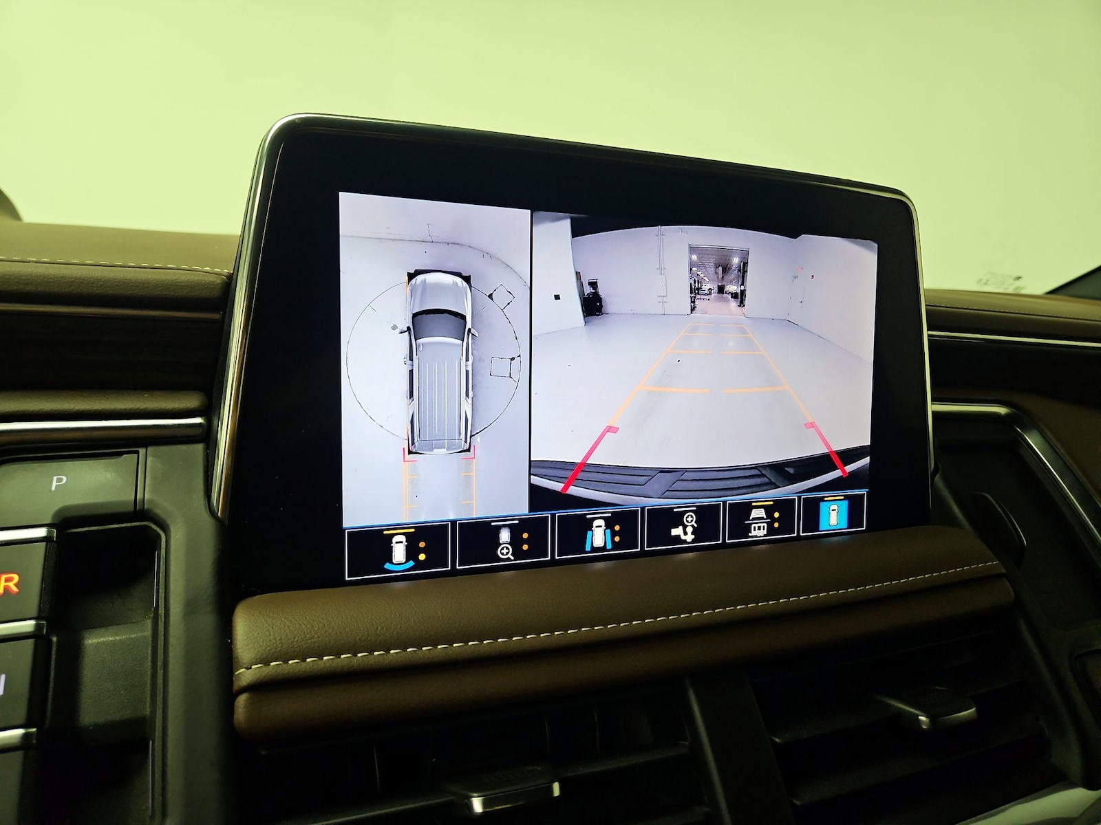 2021 Chevrolet Suburban High Country - Photo 16