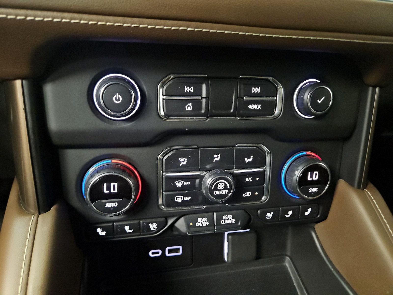 2021 Chevrolet Suburban High Country - Photo 18