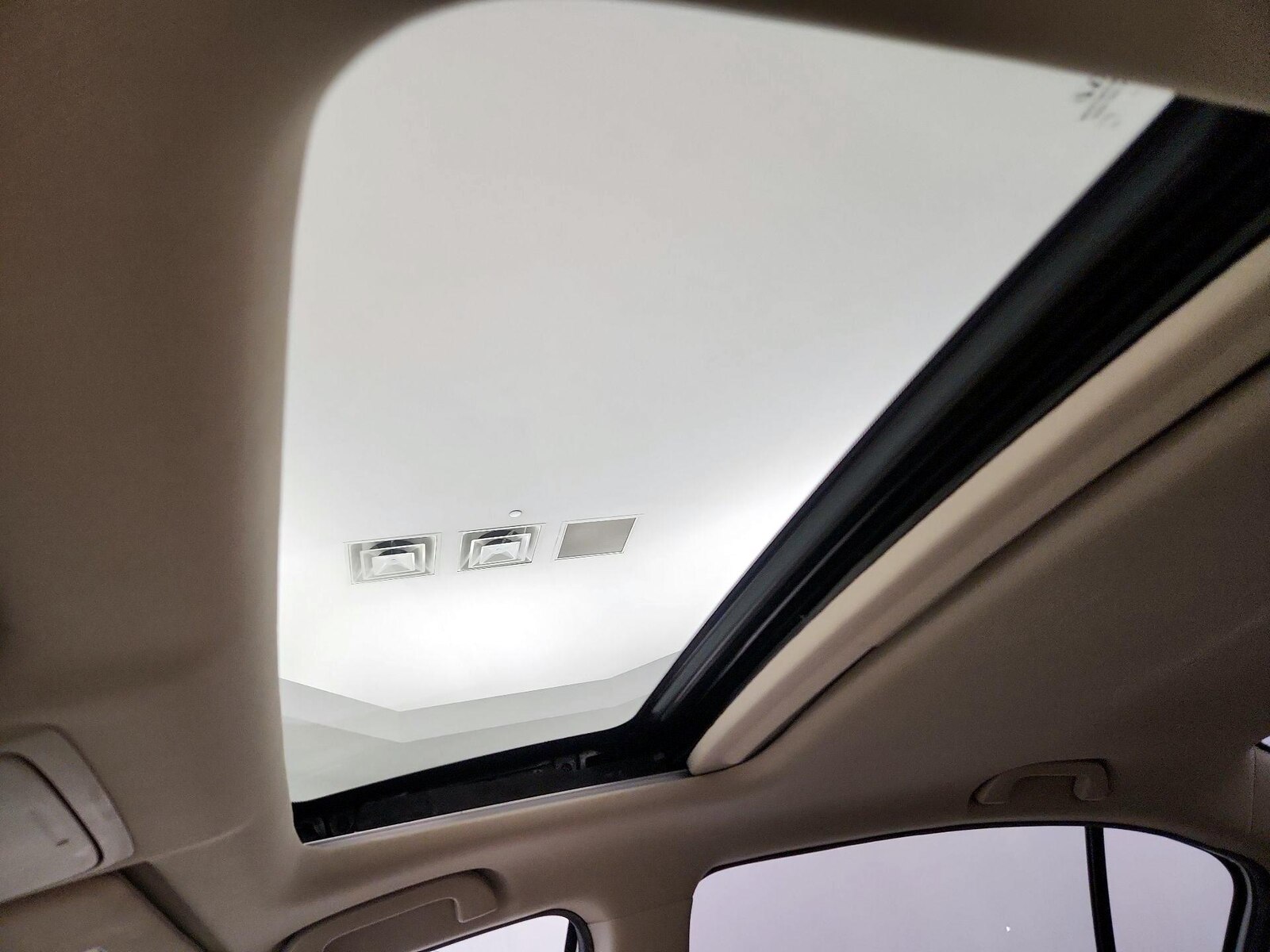 Sunroof(s) & Overhead Airbags